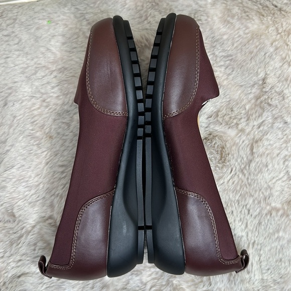 Dr Scholl’s | Maroon Slip On Shoes, Size 7 NWT - Picture 3 of 13